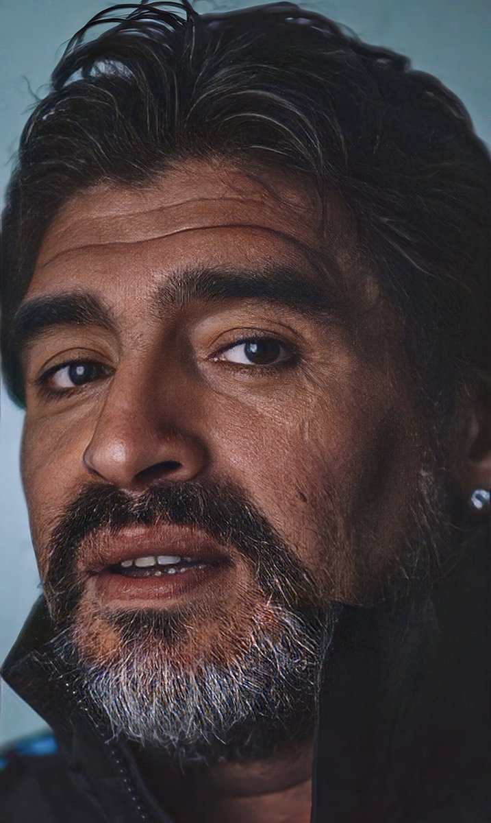 “Quise ser un ejemplo en el deporte y lo logré. Si quieren un ejemplo en la vida, busquen en su propia casa”.

💬 Diego Armando Maradona.