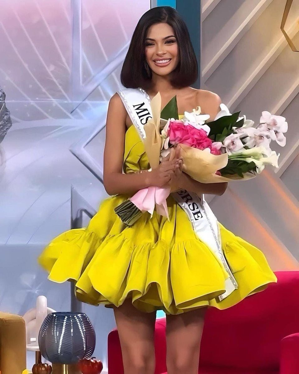 PageantsNEWS's tweet photo. How beautiful is she ? 😍 https://t.co/3M21FNeSHN