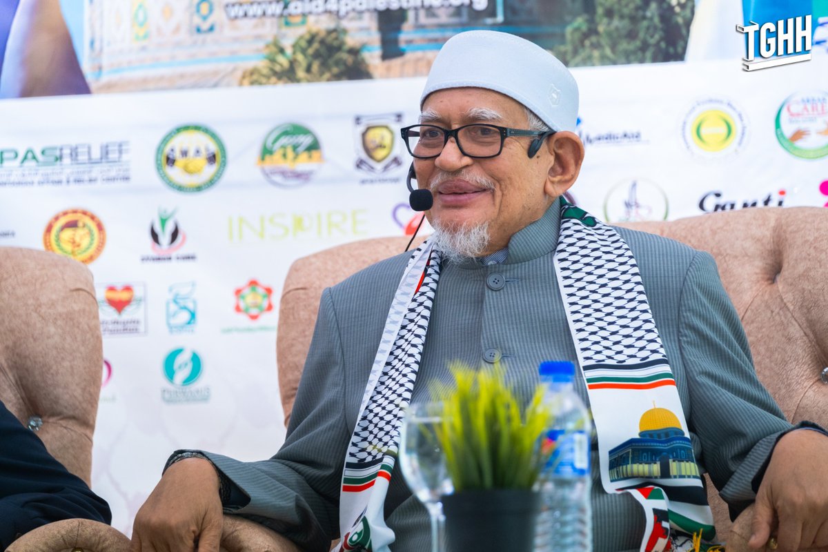 PASPusat's tweet photo. Bicara yang padat, tegas dan berani.

Terasa puas mendengar ulasan serta pandangan Tun M dan Tuan Guru berkenaan isu Palestin.

Keduanya memang terkenal sebagai negarawan yang lantang membela Palestin. https://t.co/tvhw88G2IS
