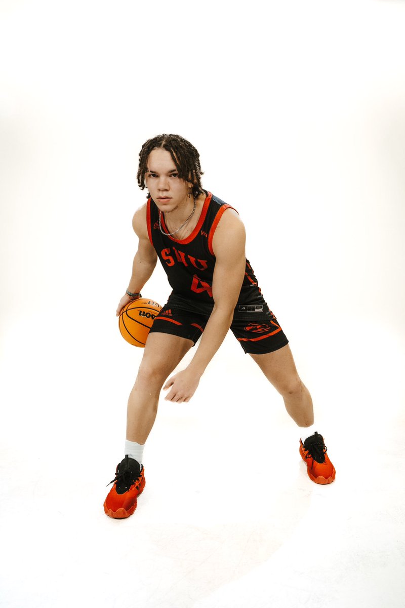 I had a great time at Southern Utah for my Official Visit, I appreciate everything the coaching staff has done for me this past weekend. Looking forward to you guys watching me play. <a href="/CoachRobJeter/">Rob Jeter</a> <a href="/24kingtuck/">Clay Tucker</a> <a href="/Allan_Hanson12/">Allan Hanson</a> <a href="/CoachGutting/">Shaun Gutting</a> <a href="/tennesseeowens/">Tennessee Owens</a> <a href="/SolonEllis7/">Solon Ellis</a>