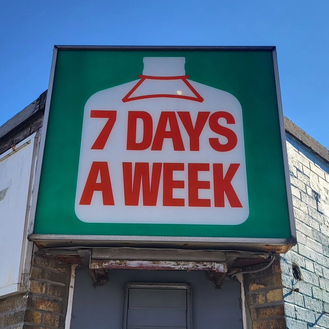 LPTbia's tweet photo. 1/2
Shout out to the old school signage in Little Portugal Toronto BIA ❤️

The appreciation of old + celebration of new is one of the things that make our neighbourhood unique.

#shopsign #signmakers #OldToronto https://t.co/hqqSdbcOif