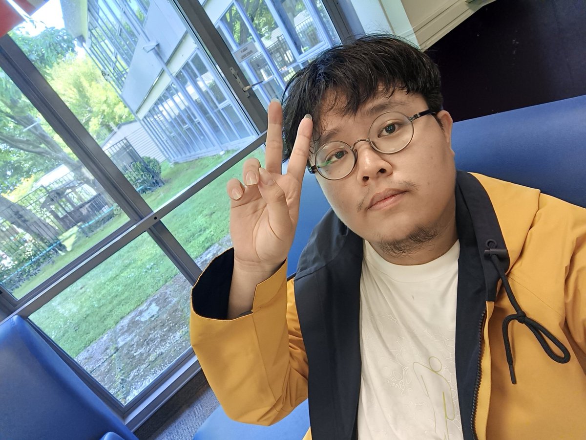 I'm alive in New Zealand now . I come here for learn english language for talk with my holder😂♥️♥️♥️ I want to talk with my holder so much♥️♥️🥹