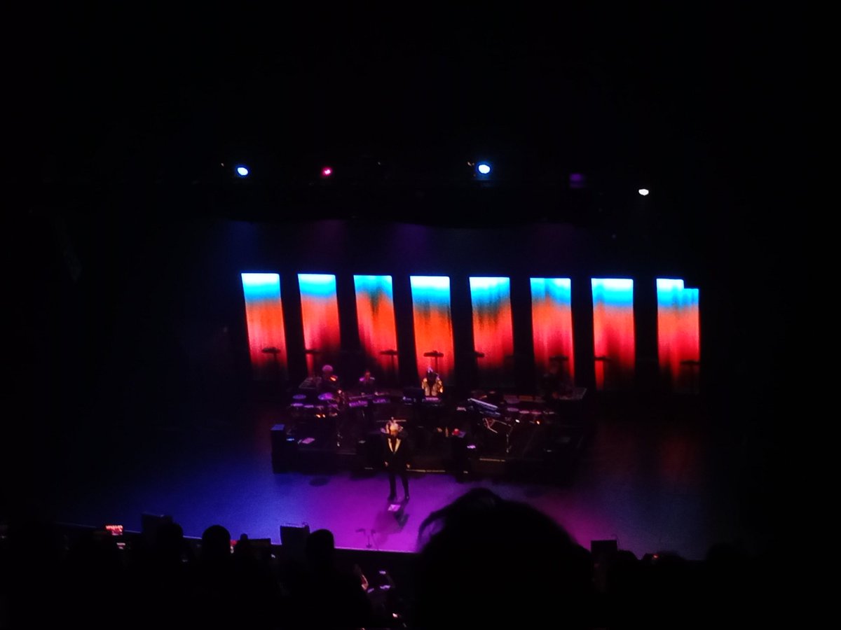 Mayte_BL's tweet photo. Que bueno que Pet Shop Boys dieron concierto solos porque estuvo genia. Todos cantaron en todo momento, se nota cuando se da show a verdaderos fans. https://t.co/n4abMivbca