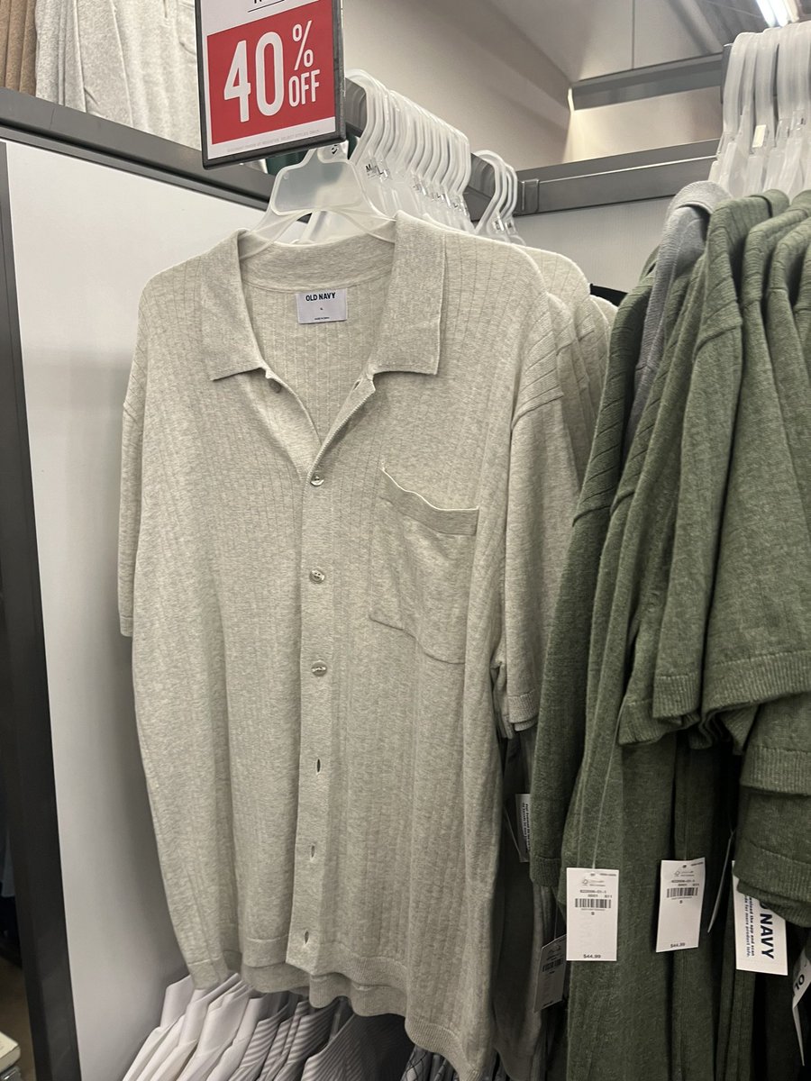itsperkyyy's tweet photo. @OldNavy cant seem to find these online what are these called https://t.co/Y6as7jk4UN