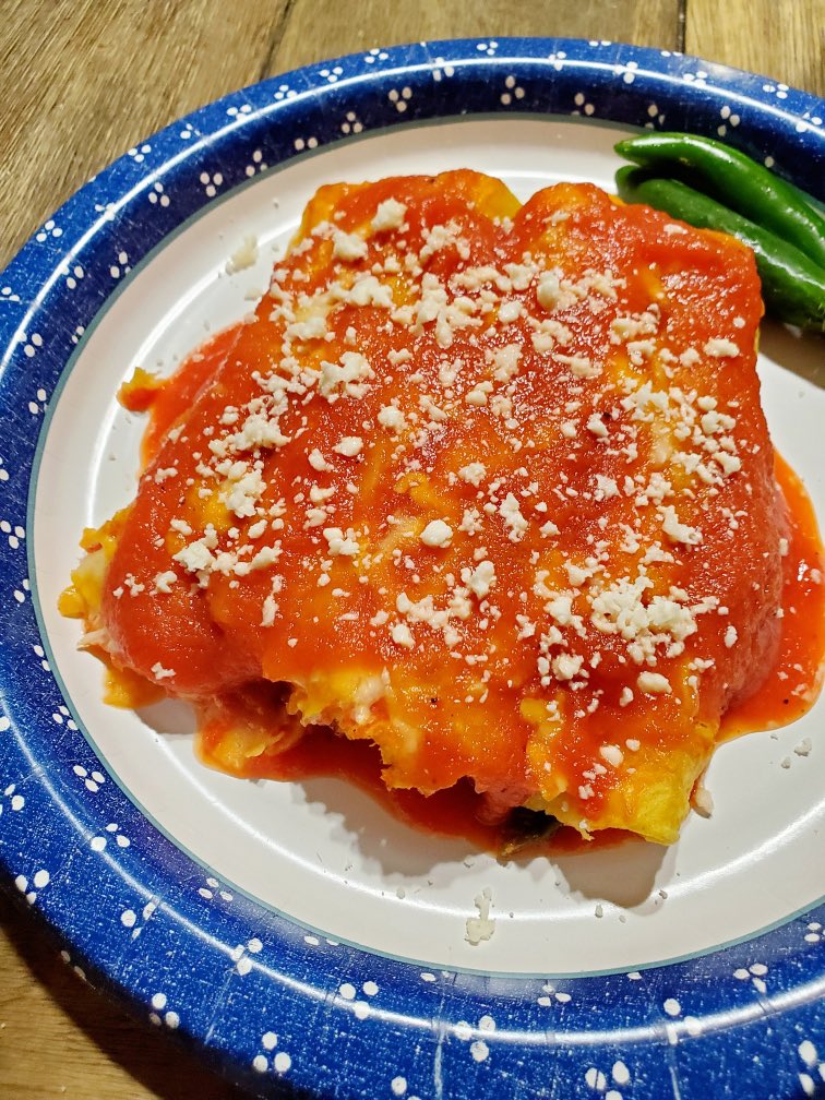 Frank__Torres_'s tweet photo. Chile relleno enchiladas kind of night. 👀 😋 🤤 #marriedtoagourmetchef #legenwaitforitdary #foodie #foodporn #foodphotography https://t.co/3RzyjqMbm8