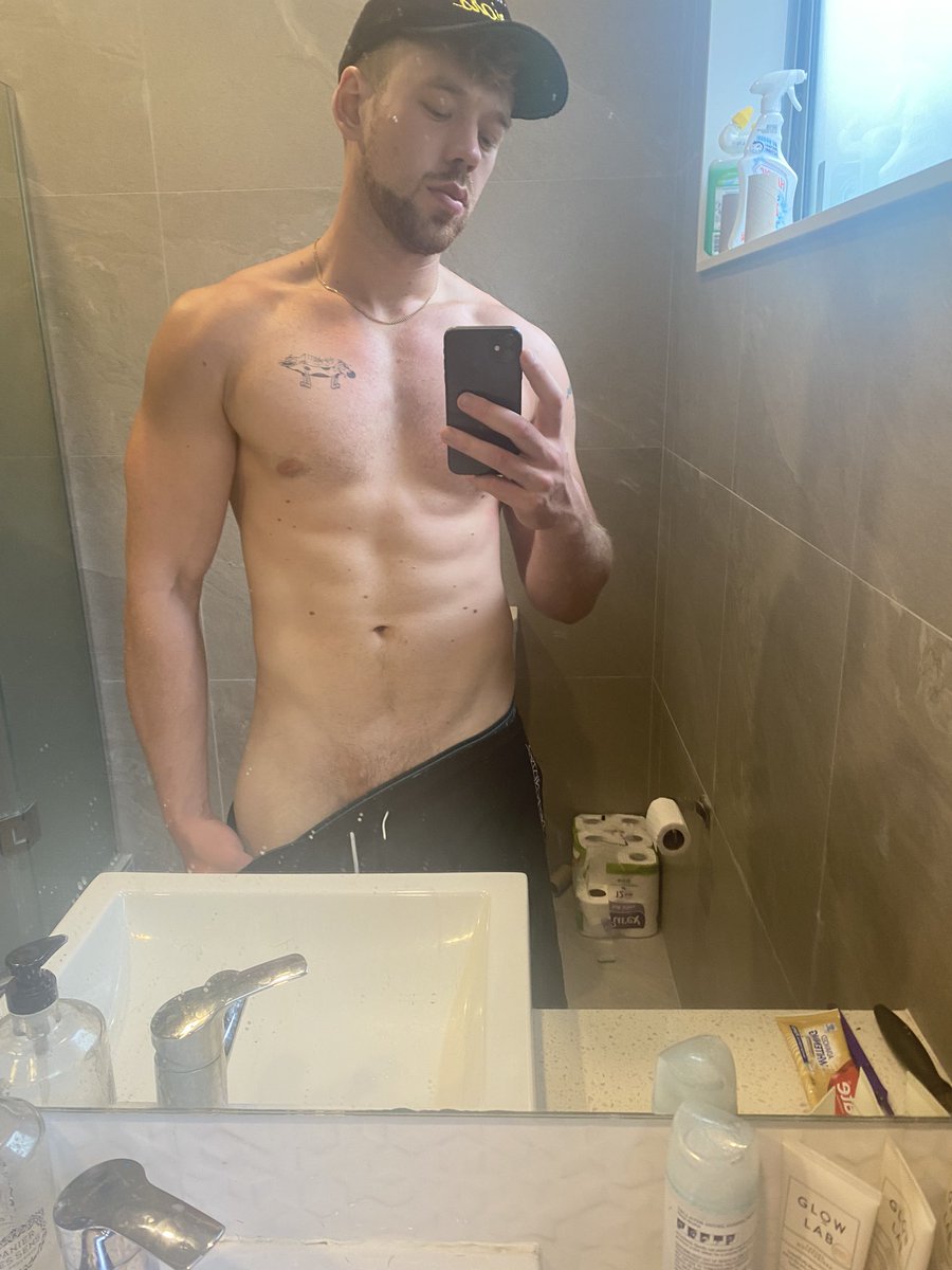 lordluxno1's tweet photo. NEXT 100 subs get a free 7 day trial 😁😁 soak it up boys #fitlads #hotaucklandlads #hotlads #Onlyfans https://t.co/JOB6A80yuN