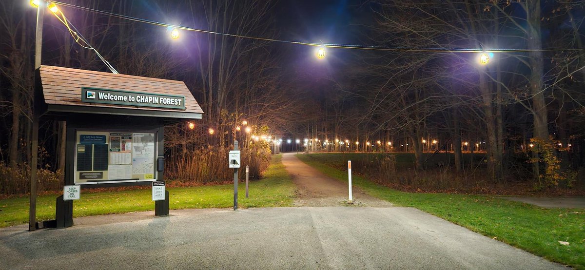MichaelMareagle's tweet photo. Final planned group trail run for the season. It’s been fun. Looking forward to some impromptu trail runs this winter

#trailrunning #runninginthedark #run #running #outdoors #optoutside https://t.co/tuWxHTNuMI