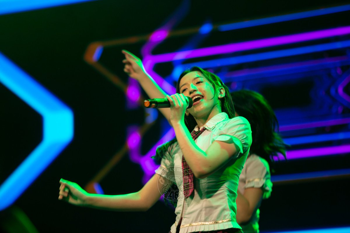 TuakIdol48's tweet photo. Performance @Daisy_JKT48 at Party pop medan

#JKT48MelalakKeMedan #jkt48 #TuakIdol #partypopmedan https://t.co/LLYxj706e5