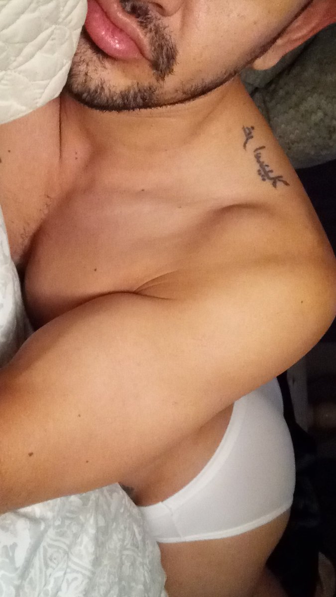 rickielio's tweet photo. Nights😴 https://t.co/gWviVp2P9j