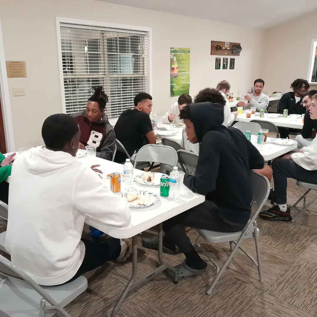 UAMWFC's tweet photo. Thank you to the Monticello Church of Christ who fed the UAM Men's Bashetball team tonight at WFC. https://t.co/6Mab5atEYm