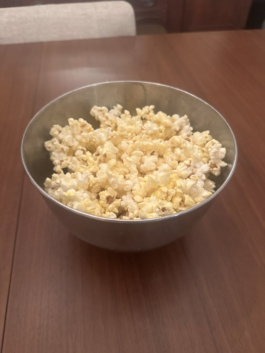 MovieStonks's tweet image. Snack before bed! My favorite popcorn of course! With extra butter! @AMCTheatres #AMC #Popcorn #extrabutter