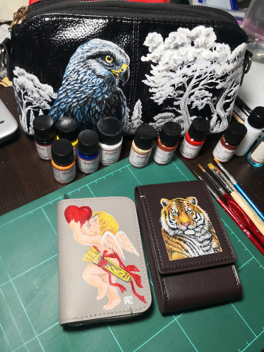 "Hi everyone, I recently started drawing on leather and I'm loving it.

I'm open for commission if you would like any of your bags, shoes or jackets painted. Please DM for more info."
