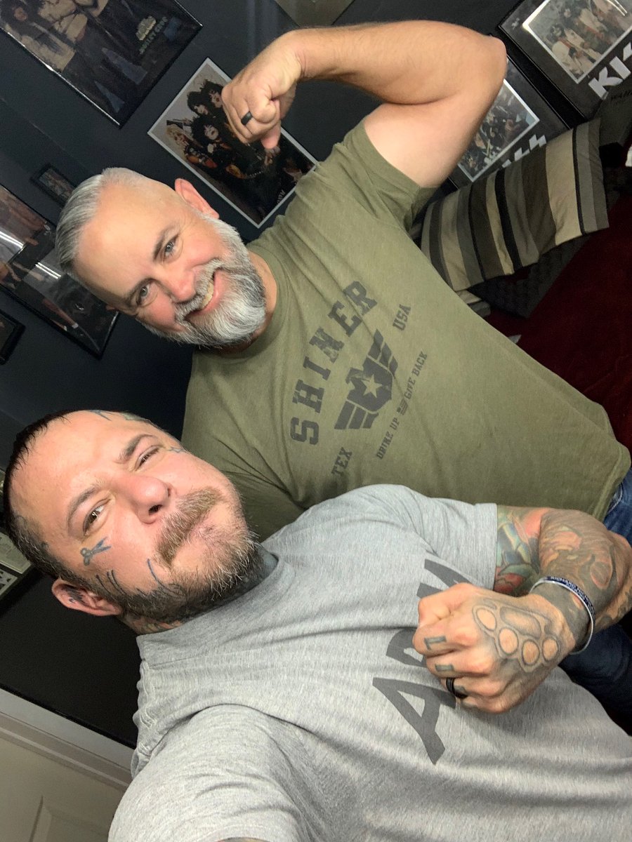riickhollywood's tweet photo. https://t.co/I6eA8u9lMh