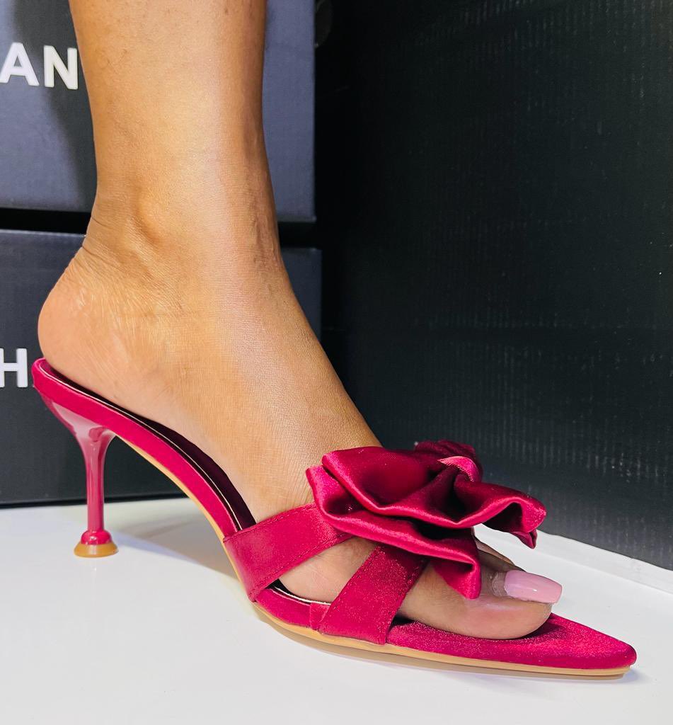 TheHeelsRack1Ug's tweet photo. We got you covered. We got you sorted
At only 70,000shs 
#TheHeelsRack1Ug https://t.co/nB8KasHPTj