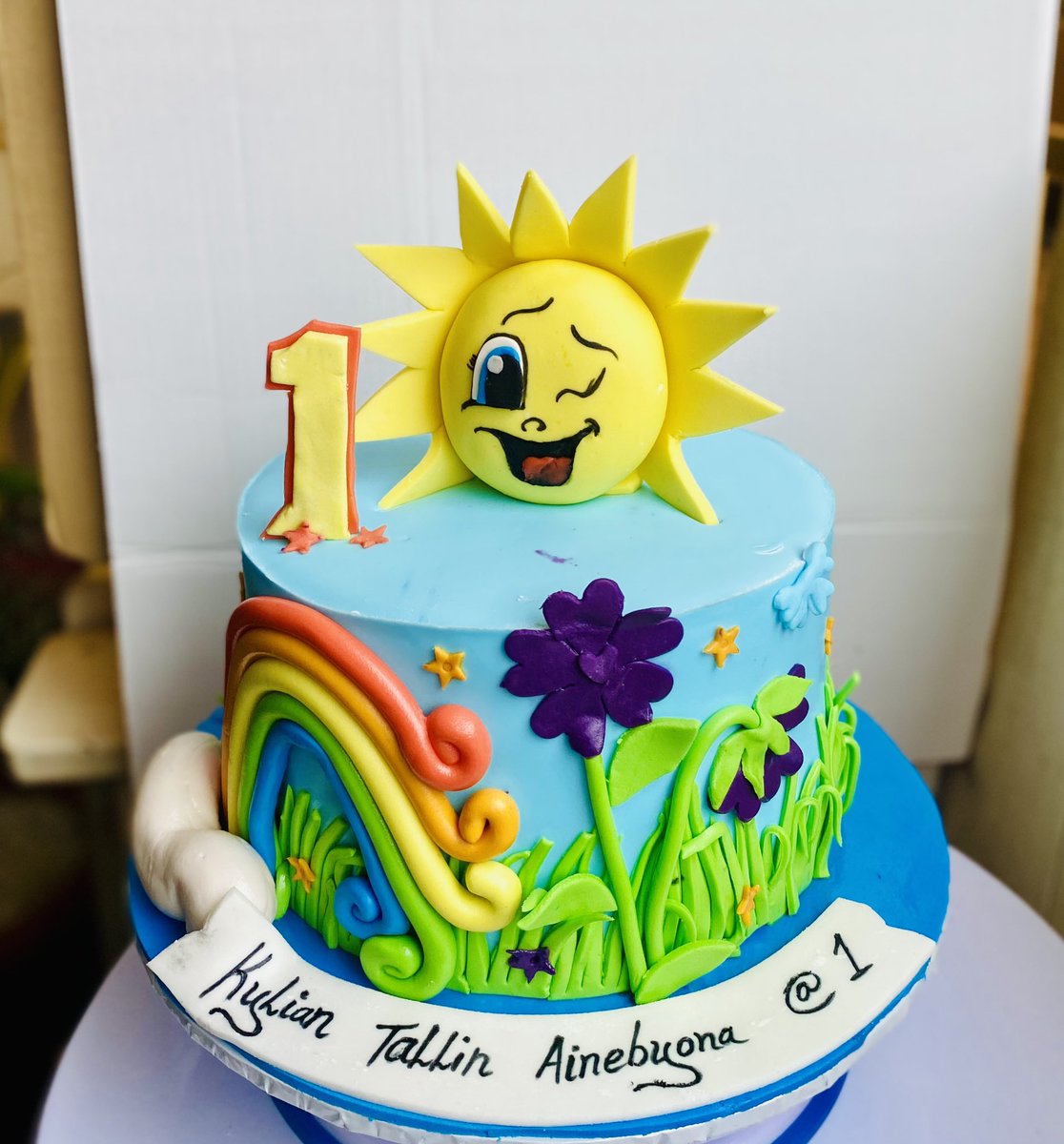 triark_kitchen's tweet photo. Goodmorning  ☀️ May your day be filled with happiness and blessings 

Contact us for the best cake experience.we are located in Kyaliwajjala Namugongo and we do deliver wherever you are.#triarkkitchen #triarkkitchenbirthdays #cakedesign #ugandanbakers #formetoliveisChrist https://t.co/JWLFum8XcQ
