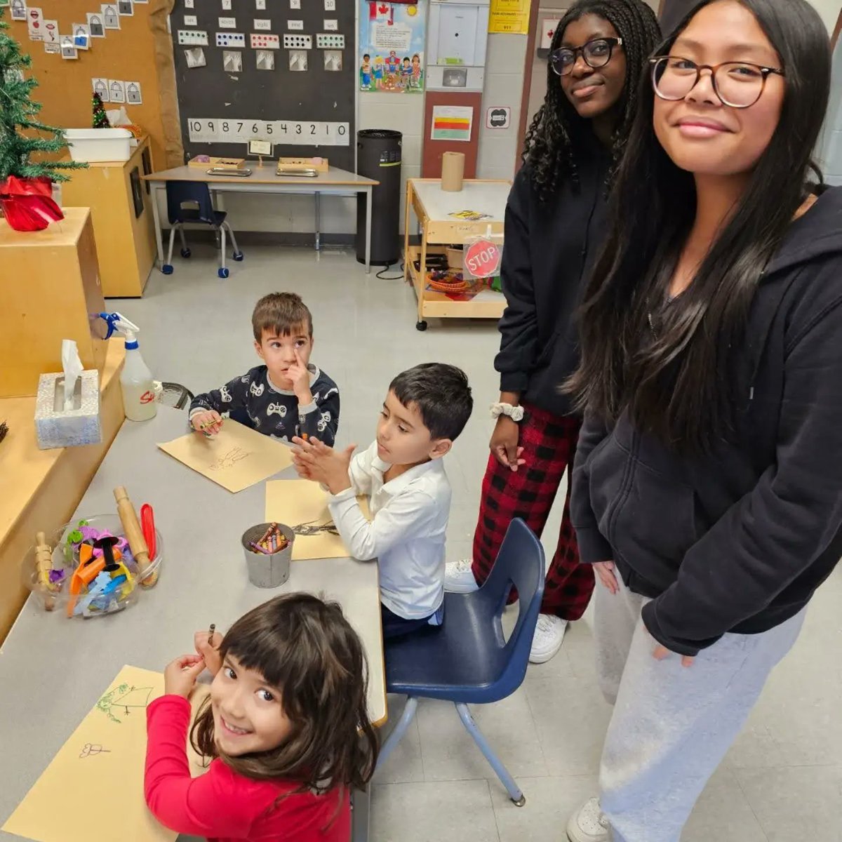 StAgnesYcdsb's tweet image. Bullying Awareness and Prevention Week- Spending time with my buddy!!! Gr. 8s working alongside Ms. Vinci's FDK class. #kindnessposters #precious