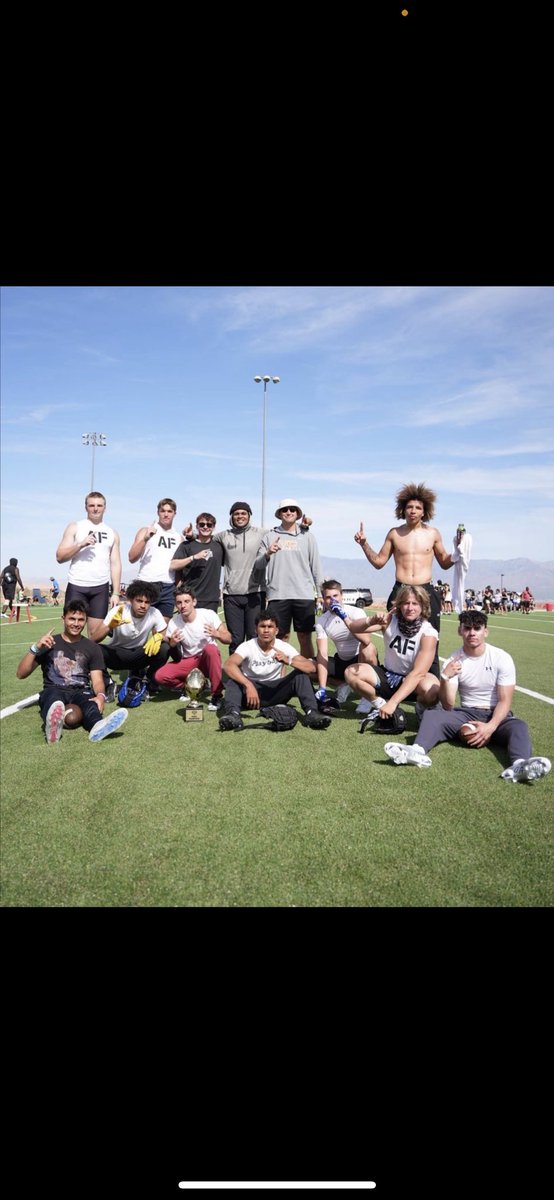 AthlFactory805's tweet photo. 7v7 UPDATE come play for the best squad in So-Cal. 2023 Las Vegas @Pylon7on7 Champs 🤝 https://t.co/jFM5t9itSD