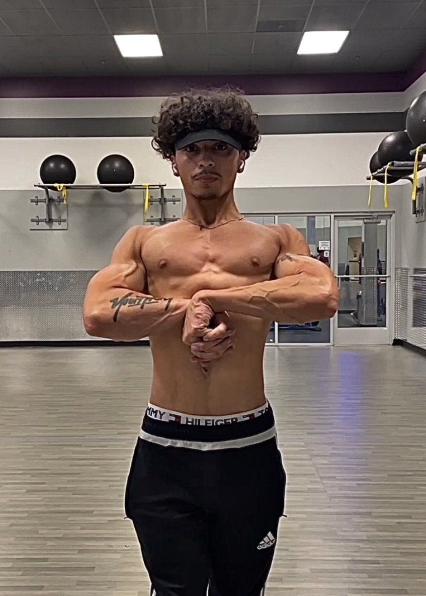 IsaiahR18's tweet photo. No where near finished 😴 https://t.co/8WOKS75ggP