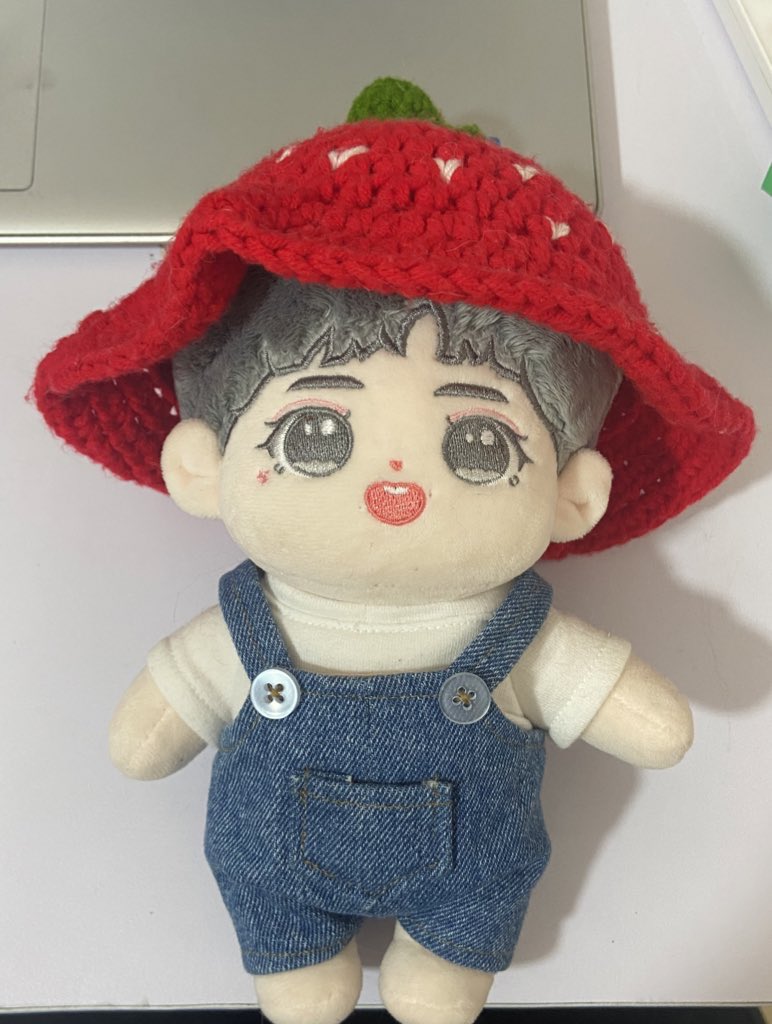 yutaemak's tweet photo. WTS LFB TAEYONG DOLL PH NCT
Doll name: GreyYong
750php (bought for 900) 
- with clothes and hat (no shoes) 

loc:qc/taft
mop:gcash https://t.co/cRJ6k6Mi3f