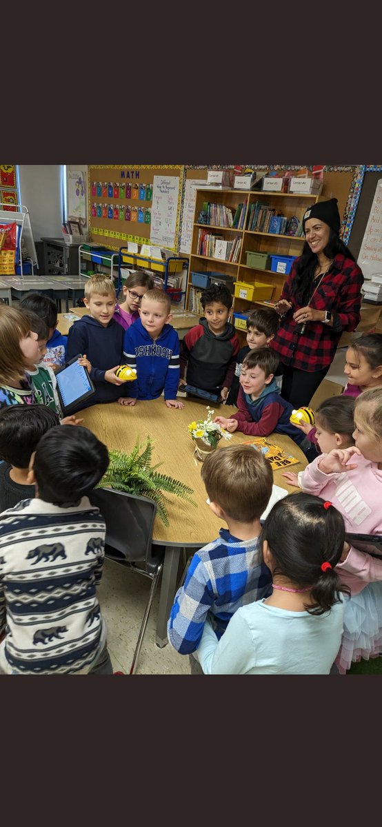 Collaborating in groups using coding words on iPads then programming our “Benny the Bee Bots” to show us thier dance moves in the ultimate Bee Bot Dance Off!!!!! Thanks for another amazing morning of fun!!! ⁦<a href="/MmeSalame/">Muriel Salame</a>⁩ ⁦<a href="/SetonWildcats/">SETON DPCDSB</a>⁩