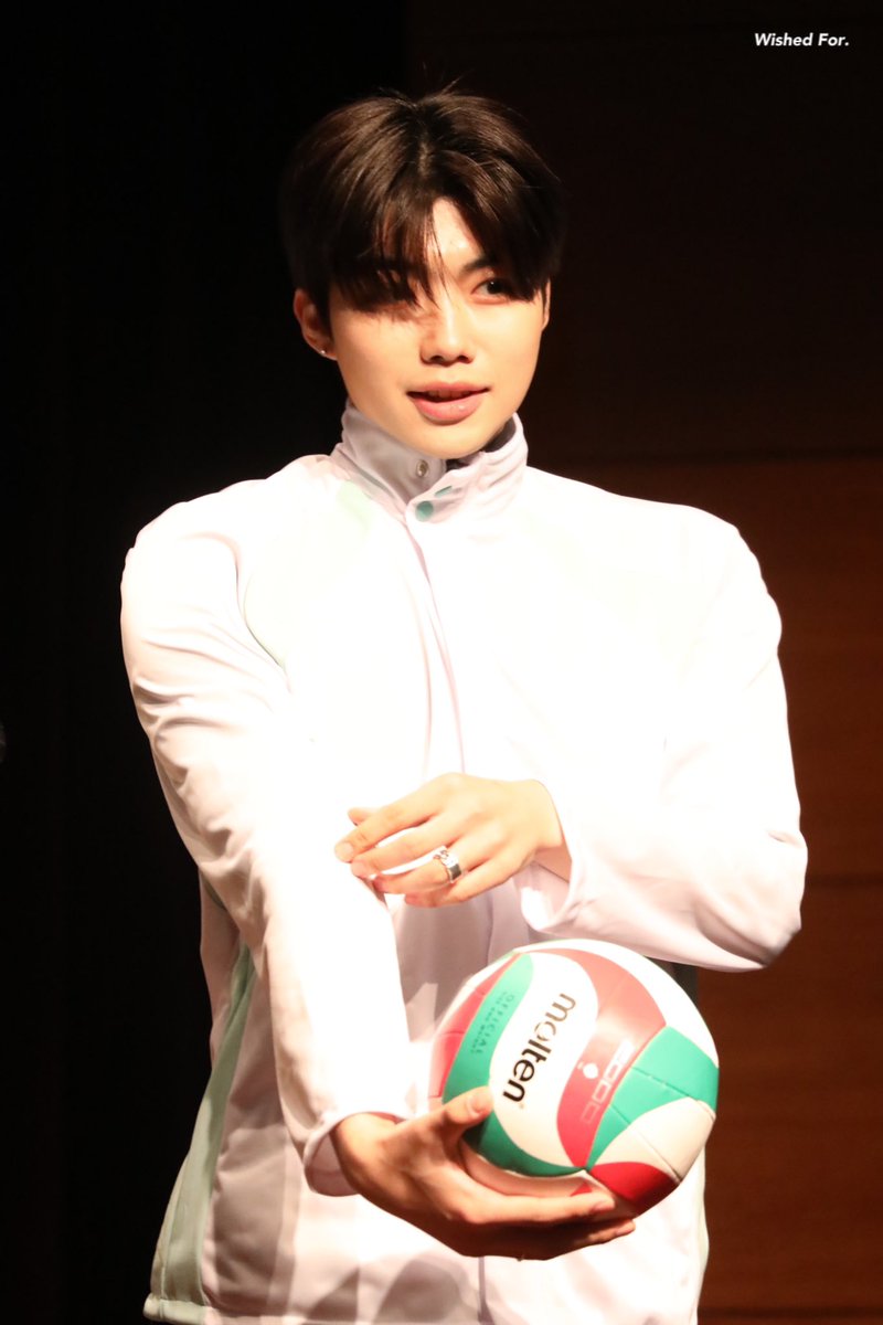 Wished_For_0110's tweet photo. 23118 케이타운포유

🏐 

#박건욱 #건욱 #PARKGUNWOOK #パクゴヌク #제로베이스원 #제베원 #zerobaseone #zb1 #朴乾旭 #gunwook https://t.co/x7RXgIzQc4