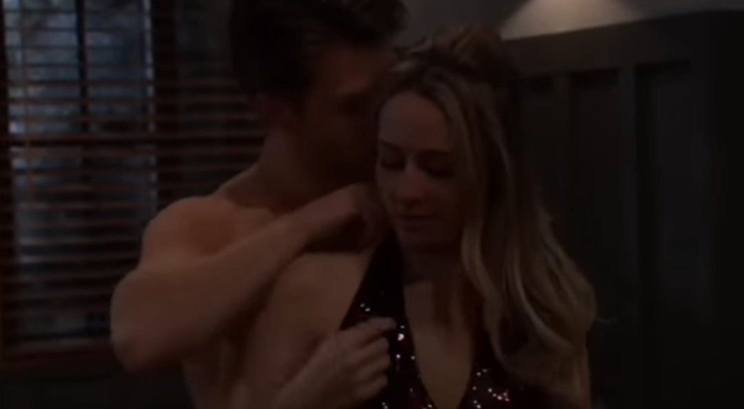 IzabelahBruno's tweet photo. Appreciation Post Day 4! One more day till #jexs first kiss! Crazy it's been almost a year. I've loved getting to know these amazing people & connecting with them.
This scene was one of my favorites. It was #jexs "first time," & it felt so natural & pure! Thank you,Evan & Eden💞 https://t.co/9Av3QYFha4