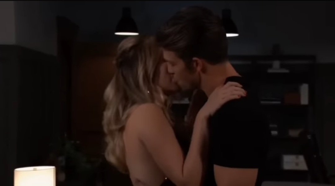 IzabelahBruno's tweet photo. Appreciation Post Day 4! One more day till #jexs first kiss! Crazy it's been almost a year. I've loved getting to know these amazing people & connecting with them.
This scene was one of my favorites. It was #jexs "first time," & it felt so natural & pure! Thank you,Evan & Eden💞 https://t.co/9Av3QYFha4