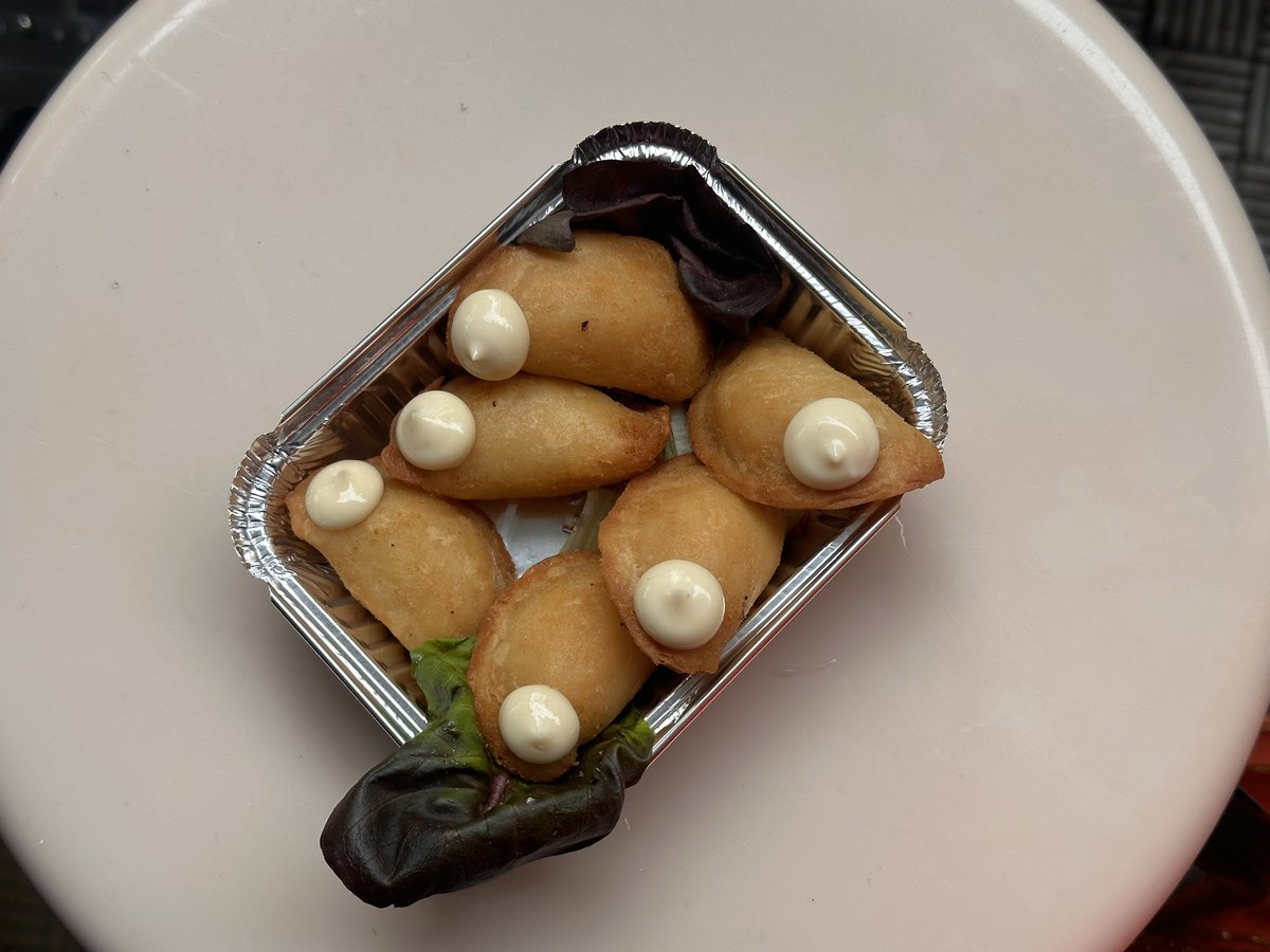 bhencantada's tweet photo. Me deu vontade de comer risole de milho do Bar Pirex agora cê acredita? Hummmmm... https://t.co/8xKaThZjWM