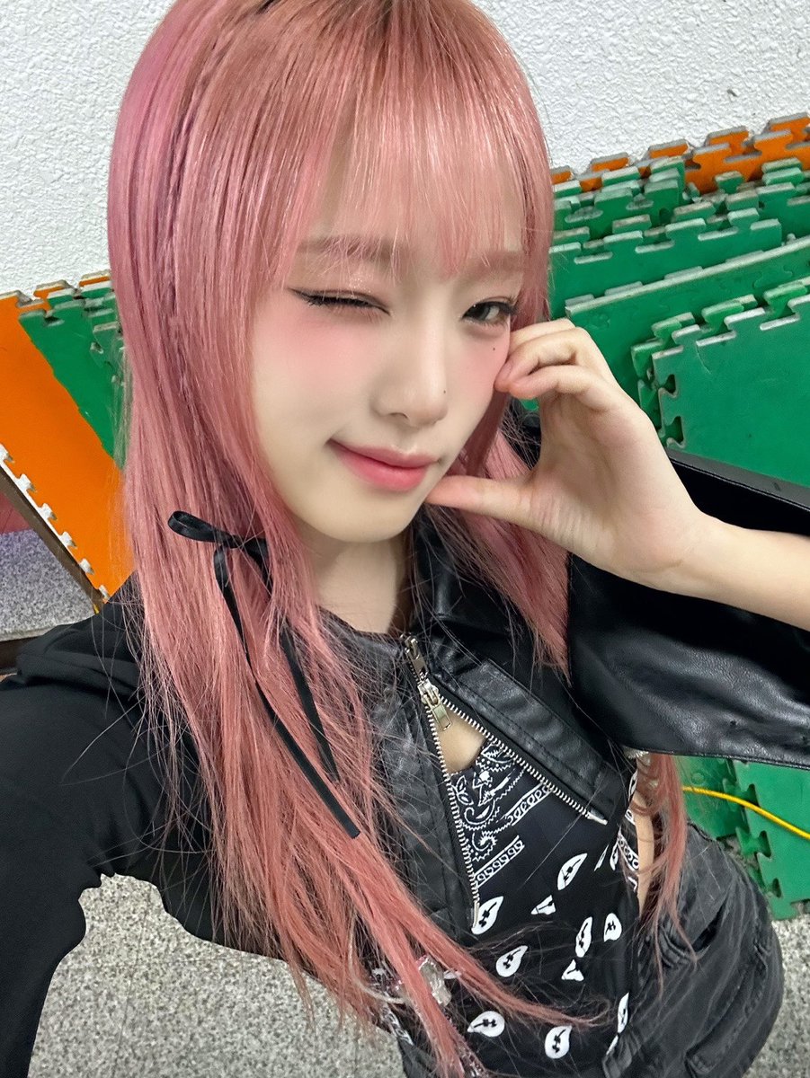 YENA_OFFICIAL's tweet photo. [📸YENA PIC]

23.11.21 #고하이콘서트

지친 화요일을 이겨내는 방법이요❓
지구미 다 함께 긍정 박수 시작💛

나👏🏻는👏🏻최👏🏻예👏🏻나👏🏻가👏🏻정👏🏻말👏🏻좋👏🏻아👏🏻
나는👏🏻👏🏻울큐티뽀쨕아기고양이예나가👏🏻👏🏻정말 좋아👏🏻👏🏻

오늘도 지구미들 마음을 사로잡은
짱예나 보고 화요팅 하기😉

#최예나 #예나 #YENA https://t.co/0B0keaF4QT