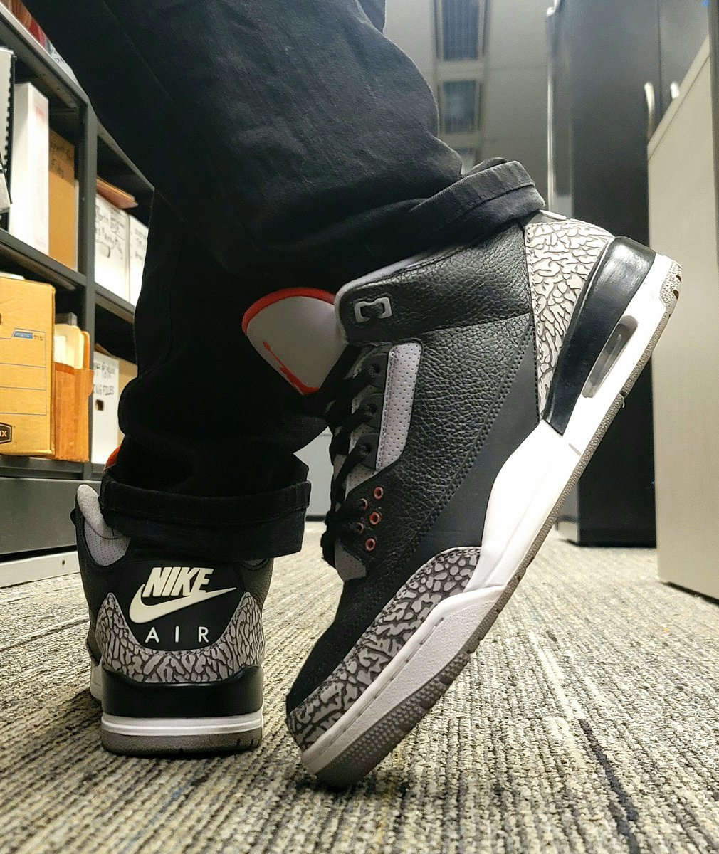 Had to put on a classic today. Jordan 3s . Don't have to say much about these. Great shoe. #Nike #Jordan3s #jumpman #kotd #yoursneakersaredope  #wearyoursneakers
#JMillzChallenge