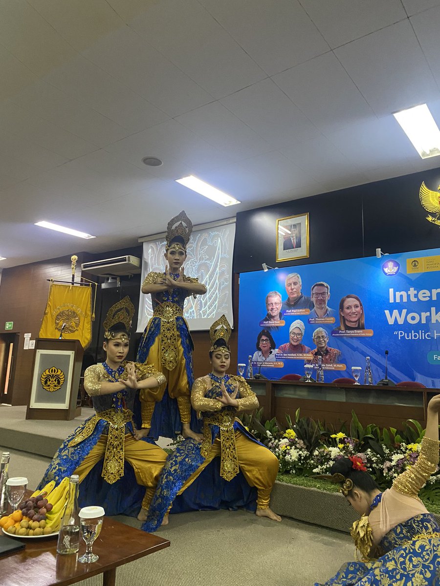 Tanya Evans (@tanyaevans14) on Twitter photo Time for <a href="/thomascauvin/">thomas cauvin</a> <a href="/DavidDean2010/">David Dean</a> and Paul Ashton’s panel on public history in their different international contexts at the University of Indonesia <a href="/pubhisint/">IFPH-FIHP</a> @ifphexplorers <a href="/AppliedHist/">Centre for Applied History</a> <a href="/aaphnetwork/">Australia and Aotearoa NZ Public History Network</a> Time for <a href="/thomascauvin/">thomas cauvin</a> <a href="/DavidDean2010/">David Dean</a> and Paul Ashton’s panel on public history in their different international contexts at the University of Indonesia <a href="/pubhisint/">IFPH-FIHP</a> @ifphexplorers <a href="/AppliedHist/">Centre for Applied History</a> <a href="/aaphnetwork/">Australia and Aotearoa NZ Public History Network</a>