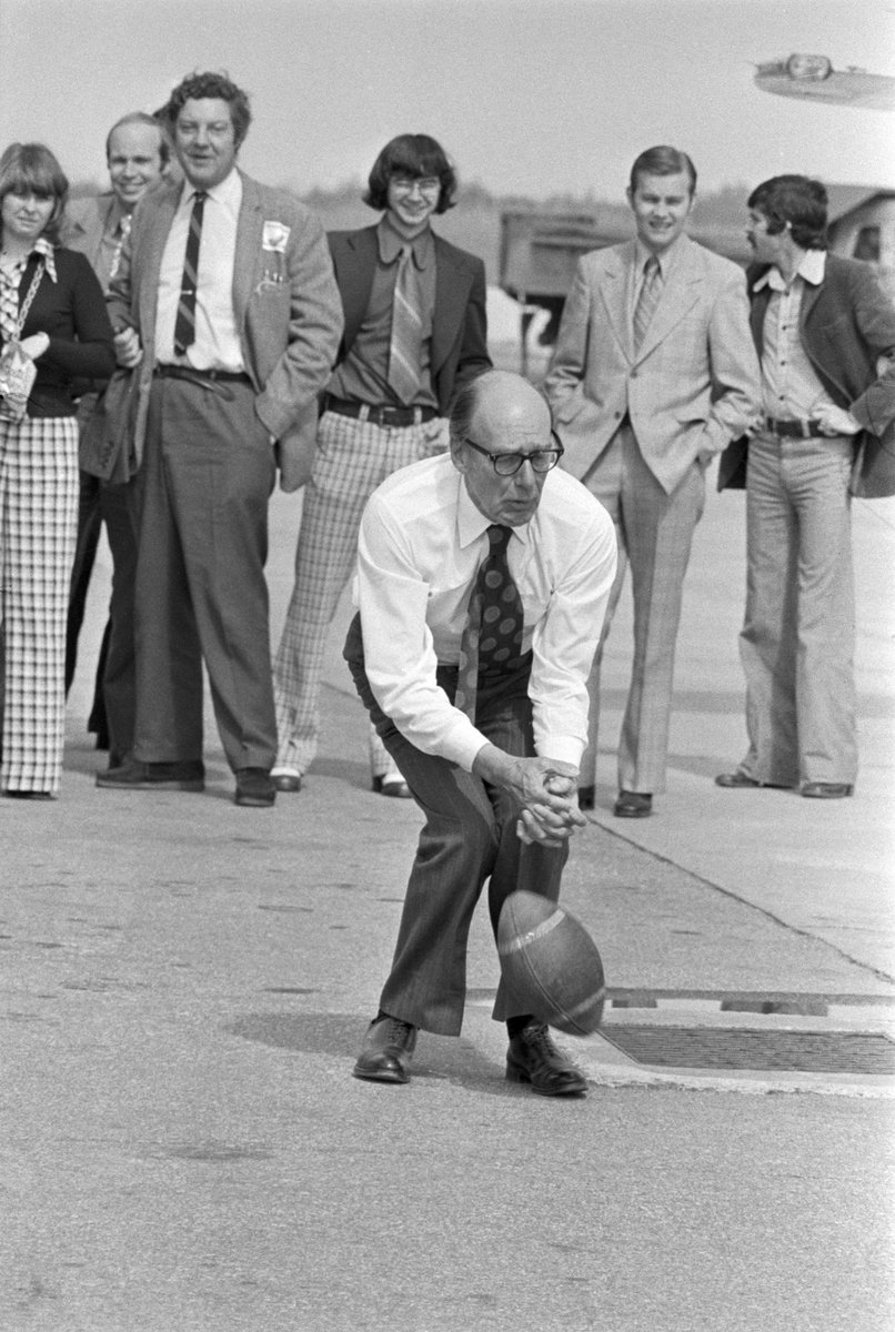 maybo01's tweet image. Back in the day when Robert Stanfield played wide receiver for the #Chiefs.  #oopsie