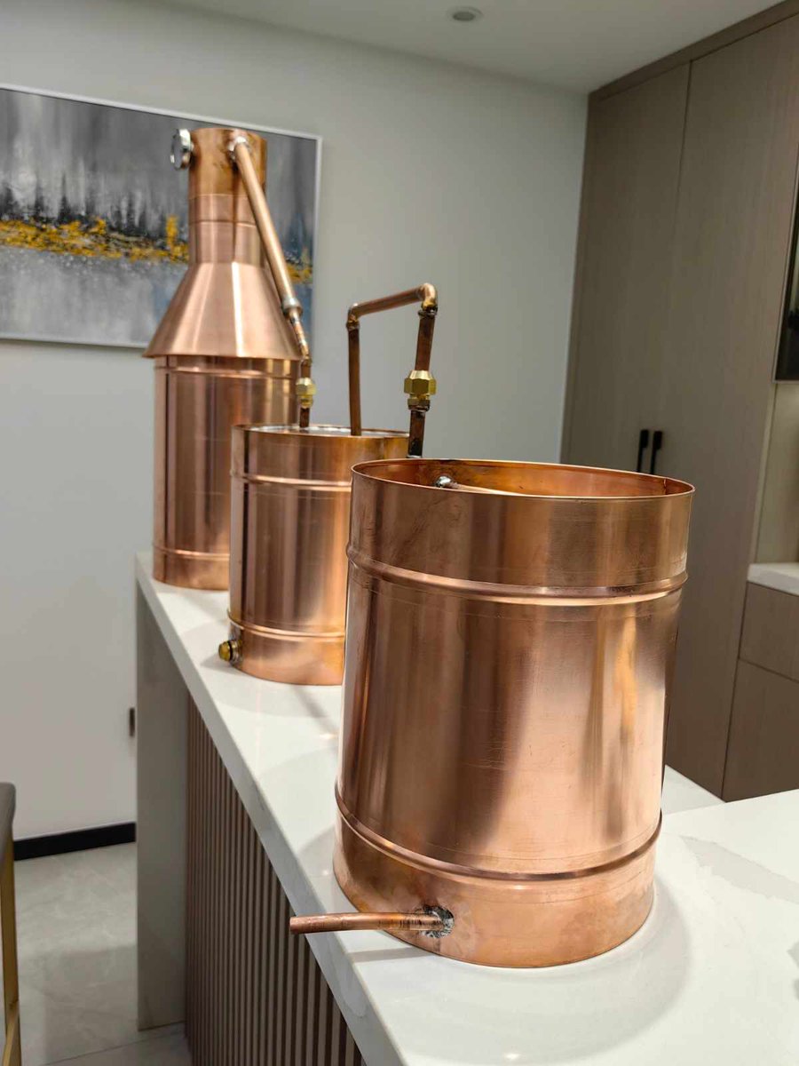 DistilleryNet's tweet image. Discover our exquisite collection of copper moonshine stills as you explore our sites. Crafted with precision, these exceptional stills are available for purchase.  #MoonshineStills #CopperStills thedistillerynetwork.com