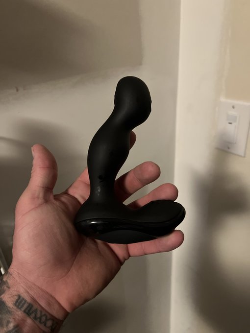 This is my favorite toy. It has a prostate puncher at the tip. As well as vibration. I can’t remember