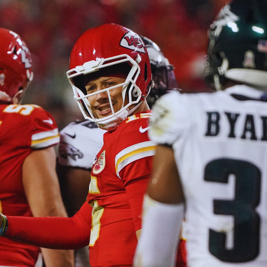 MySportsUpdate's tweet photo. Mind-blowing: No team in the NFL is scoring fewer points per game in the second half this season than the Kansas City Chiefs.
The #Chiefs are averaging 5.3 points per game in the second half through 10 games.
Every other NFL team has more. https://t.co/QoRlMQ765Z