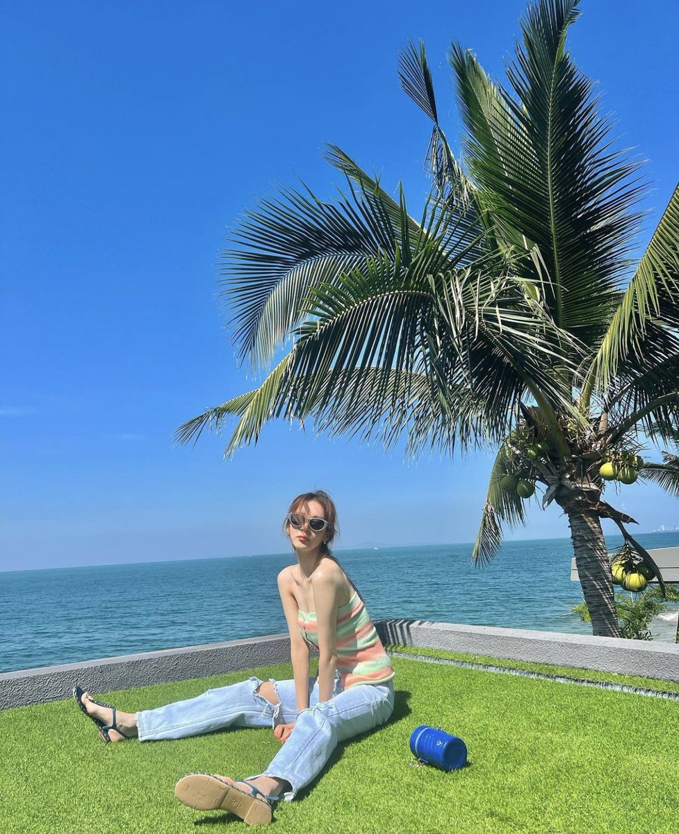 seojuhyunstagrm's tweet photo. [INSTAGRAM CAROUSEL] seojuhyun_s: 🌴

#seojuhyunstagrm 

https://t.co/8vaNvq34gV https://t.co/MBCW2R6FKm