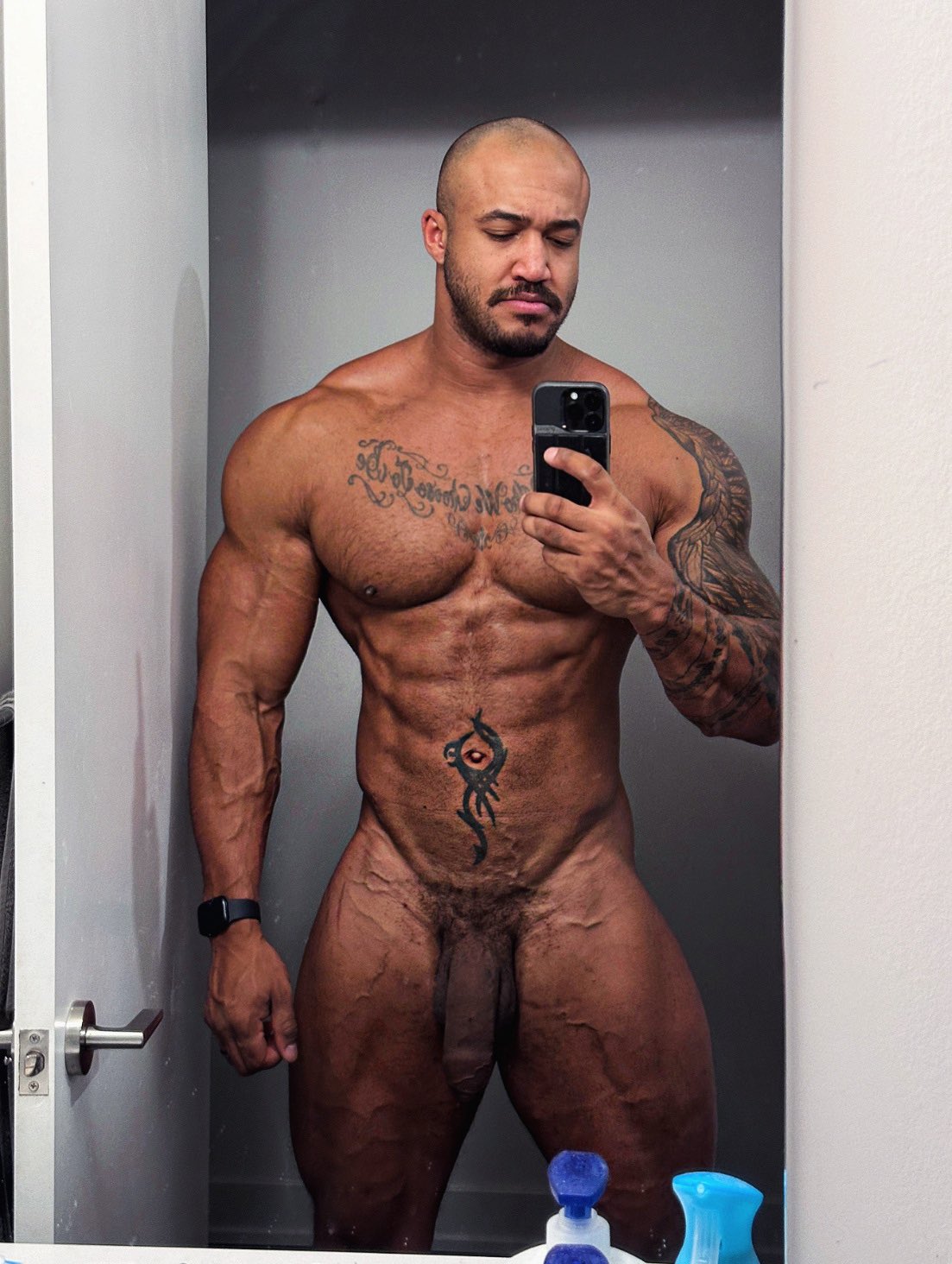 Cardio done 🥵 Night night. https://t.co/uScCTR1ujQ https://t.co/11HXpsOCxq