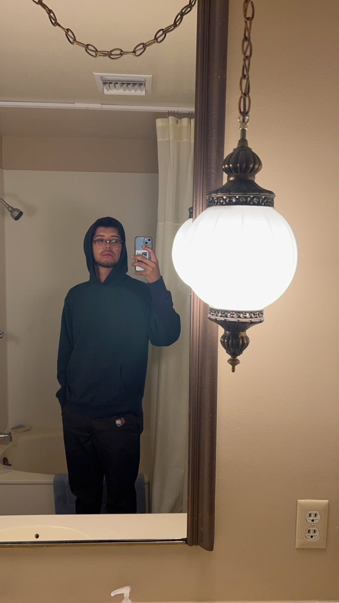Kevin_Sucks_'s tweet photo. Hey twitter it’s me again https://t.co/wECAtqJkEx