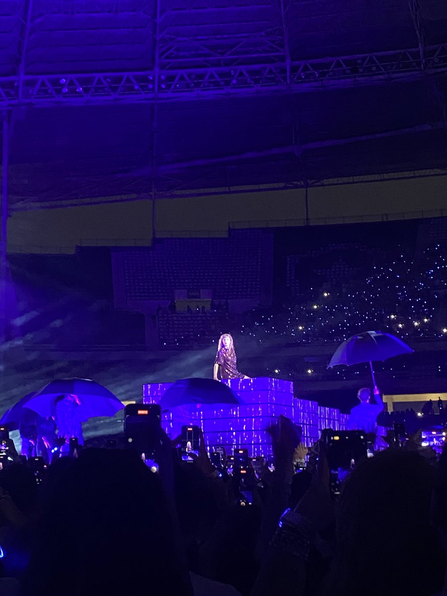 manuhswift's tweet photo. I had the time of my life with you, taylor 🫶🏻 https://t.co/Dn74z2JQ3u