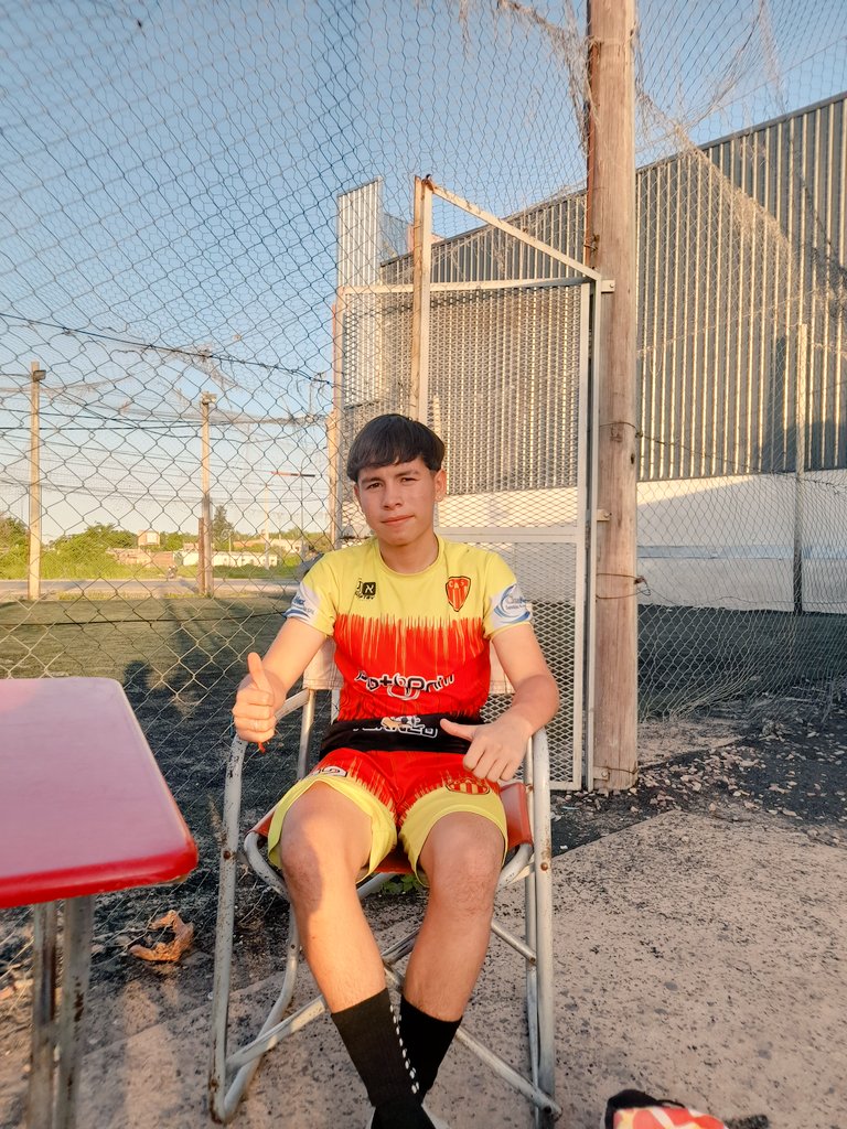 Solo un buen día de fútbol me pasa los problema, para estar bien ❤️‍🩹