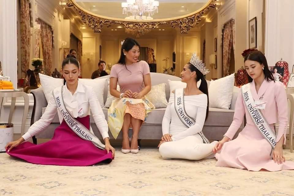 1st_SFDIV's tweet photo. สมเด็จพระเจ้าลูกเธอ เจ้าฟ้าสิริวัณณวรี นารีรัตนราชกัญญา พระราชทานพระราชวโรกาส ให้นางสาวแอนโทเนีย โพซิ้ว มิสยูนิเวิร์สไทยแลนด์ 2023 รองอันดับ 3 มิสยูนิเวิร์สไทยแลนด์ 2023 และรองอันดับ 4 มิสยูนิเวิร์สไทยแลนด์ 2023 เข้าเฝ้าทูลละอองพระบาท https://t.co/d2Ixxr0tJA