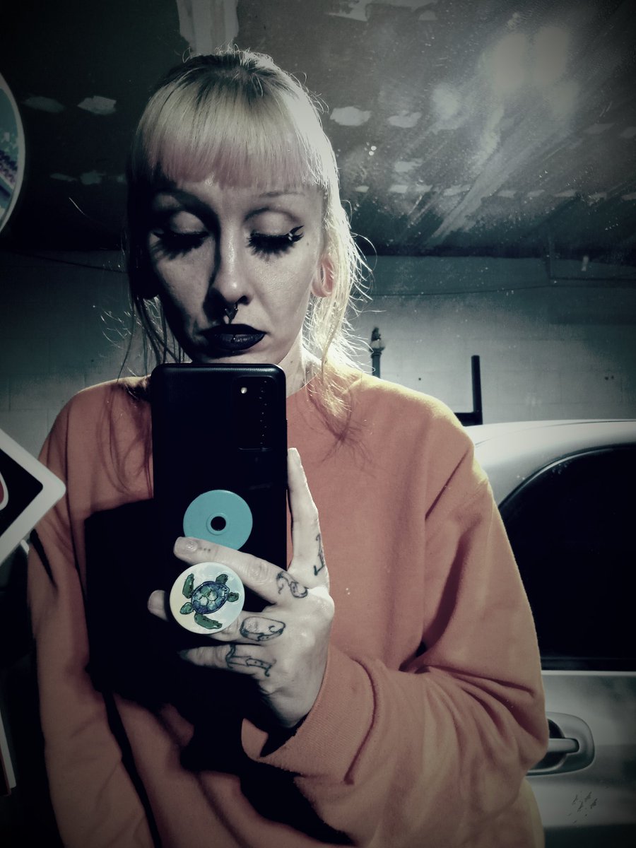 br4ttyb4byk4t's tweet photo. A good art day ✨️ a good day in general 🫶🏻
#altgirls #lostgirl #stonerchicks #ganjagirls #egirl #bodymods #girlswhosmokeweed #girlswhodab #potprincess #themisfits #punk #stretchedlobes #gamergirl #gothgirls #inked #spookygirls https://t.co/14npHBp50e