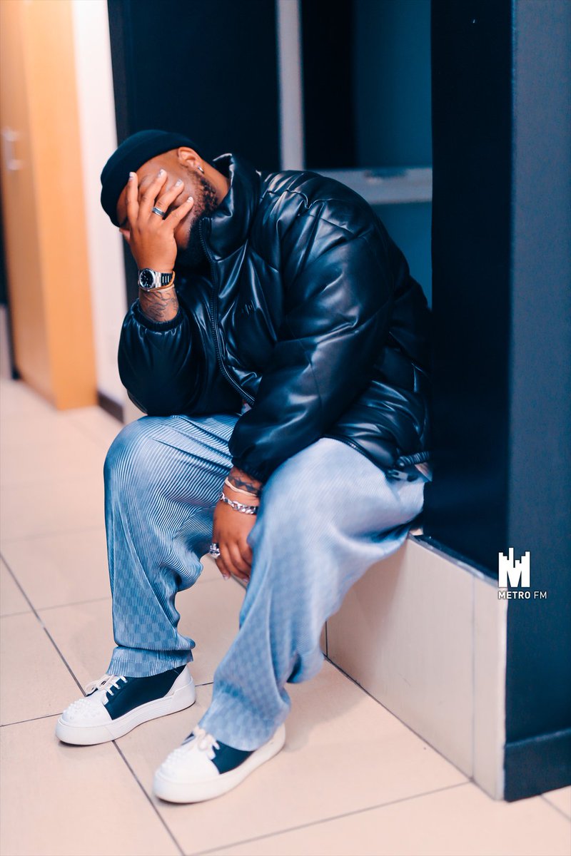 SabbyTheDJ's tweet photo. Coming up this hour on #BestMornings 7/8am
▶️ Kususa - Asanda
➡️ Your spiritual alignment tune with @KeoraHlope. DM her NOW to have it played just after 7:35am.
➡️ #HeasrSing at 7:43am.
➡️ #TechSabby with Samke Mhlongo at 7:50.
Keep it locked. https://t.co/V8ctKMgpoW