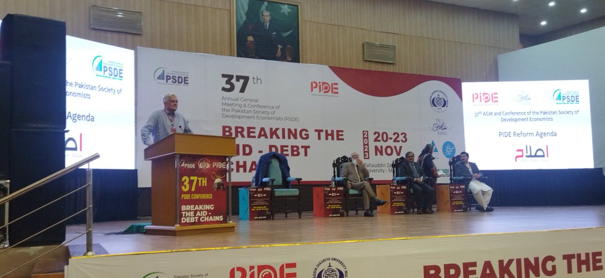 MShaafNajib14's tweet photo. The 37th Annual General Meeting and Conference of the Pakistan Society of Development Economists has begun at Multan!!!
@PIDEpk @PSDE_PIDE @RASTA_PIDE https://t.co/jNDvKxXw39
