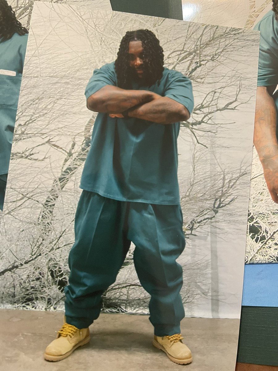 nizzsrevenge's tweet image. my cousin done sent us some pics finally 😭😭 my boy doing life but we luv u 4L 💙 see u soon