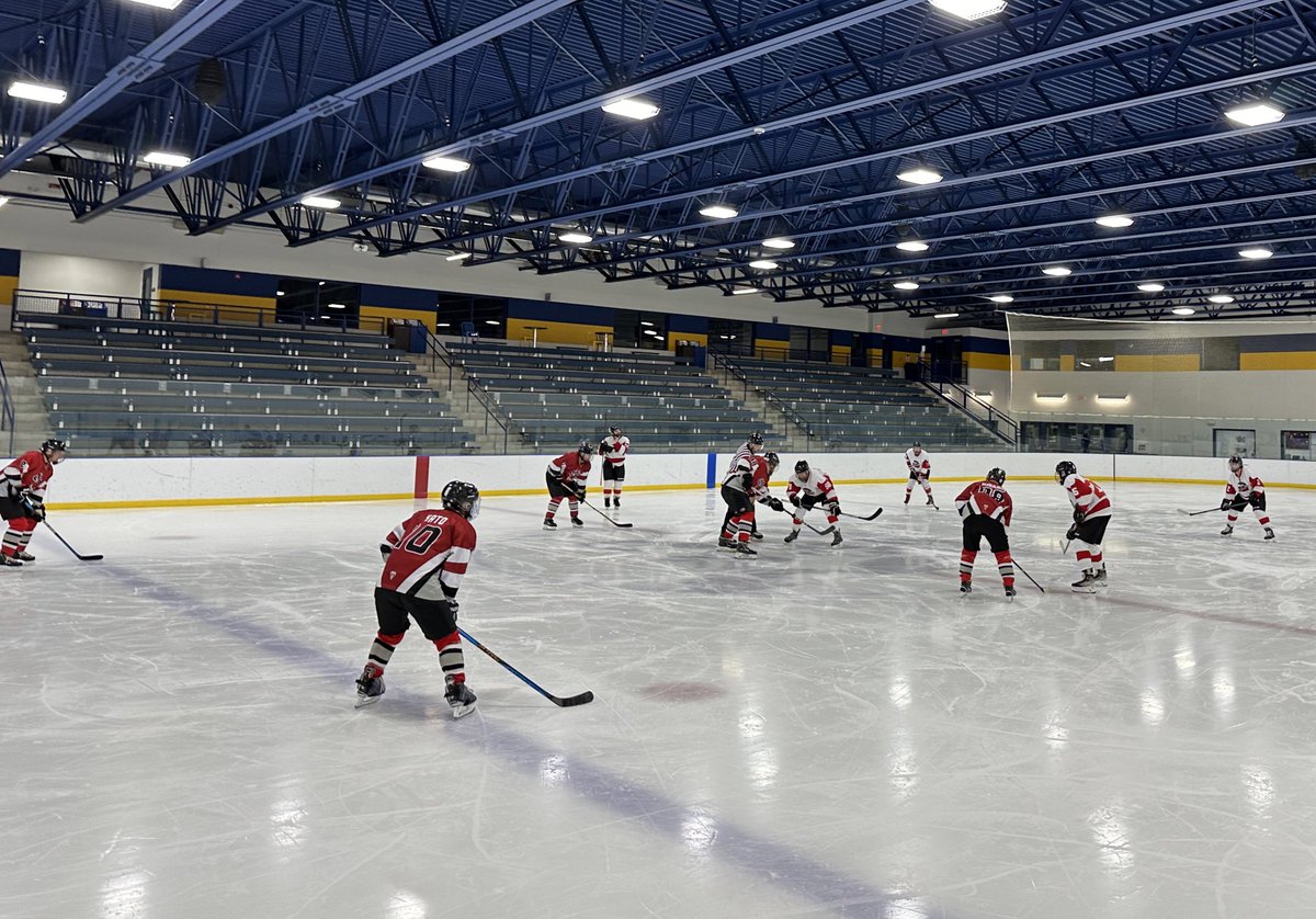 SpidersHockey's tweet photo. Spiders win! I repeat... Spiders win!
4-1 over Bold North https://t.co/cfgfVpSa9i