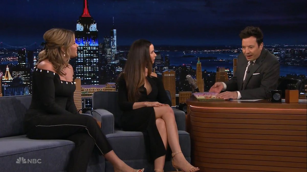joseramonmarmtz's tweet photo. .@JennaBushHager &amp; Barbara Pierce Bush right now on @FallonTonight
#FallonTonight #LoveComesFirst https://t.co/EEE1rHxEzw