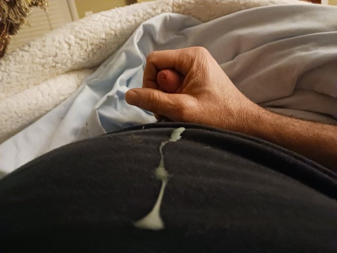 Show me your cum load... https://t.co/zwtzpUbVtD