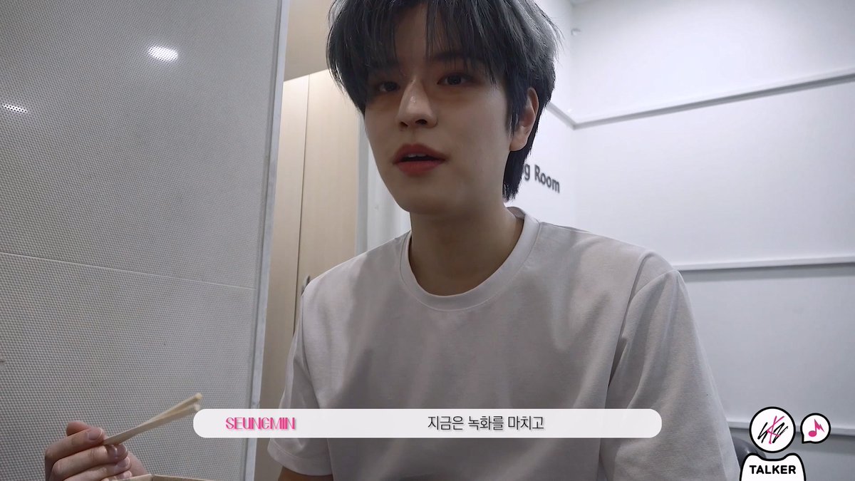 Stray_Kids's tweet photo. [Stray Kids : SKZ-TALKER] Ep.60

https://t.co/JyJOMHfTwu

#StrayKids #스트레이키즈
#樂_STAR #ROCK_STAR
#락 #樂 #LALALALA
#SKZ_TALKER #슼즈토커
#StrayKidsComeback
#YouMakeStrayKidsStay https://t.co/PoBrxqks3u