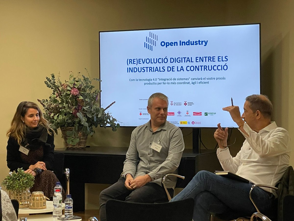 openindustry40's tweet photo. Continua al BMC Business Center la"(R)Evolució digital entre els industrials de la construcció" 🏭💡Seguim explorant el futur de la construcció digital!
@treballempresa @SQVpromocio @PEBdV @STMseguridad @CCIC @abelorteu
#openindustry #opendays2023 #Industry40 https://t.co/FHDfaZm47N